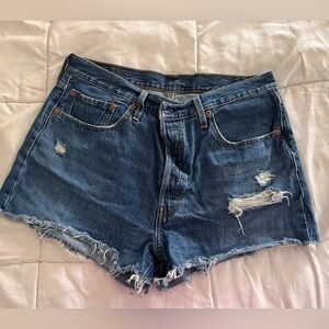 Levi 501 shorts size 33